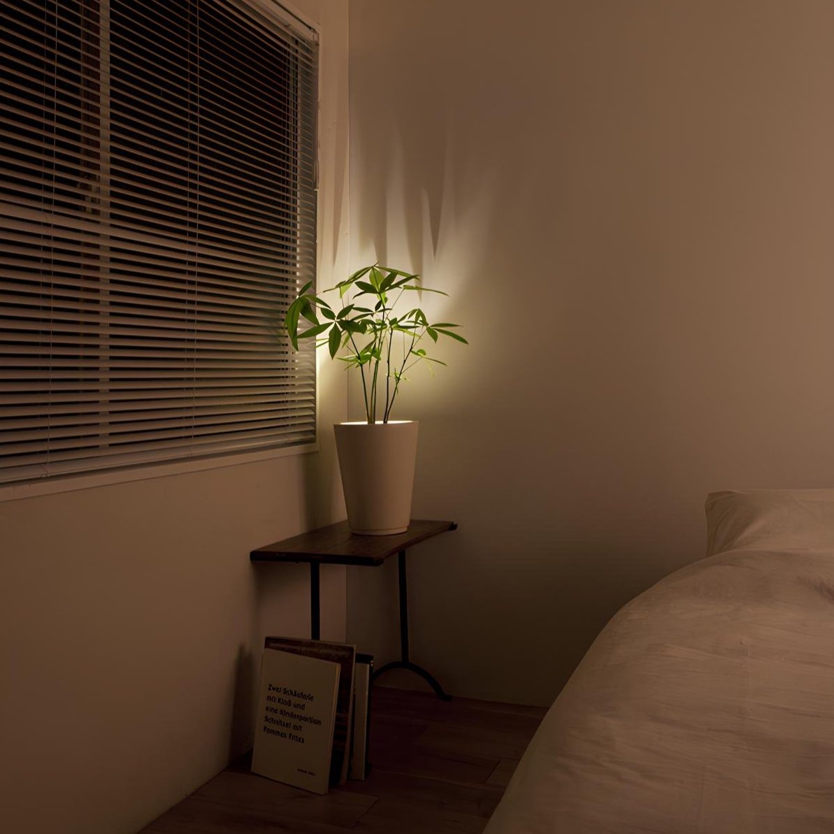 EmilGlow - Trådløse LED-spotlights med justerbar vinkel og nem montering Lundbutik