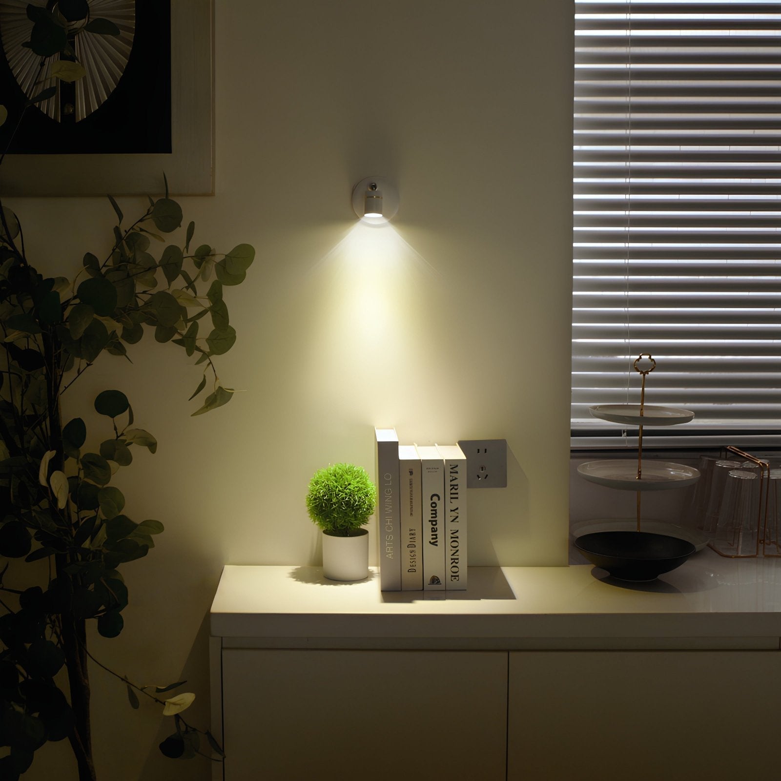 EmilGlow - Trådløse LED-spotlights med justerbar vinkel og nem montering Lundbutik