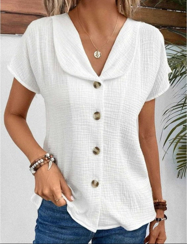 Elenn – Elegant bluse med V-hals med korte ærmer og knaplukning Lundbutik