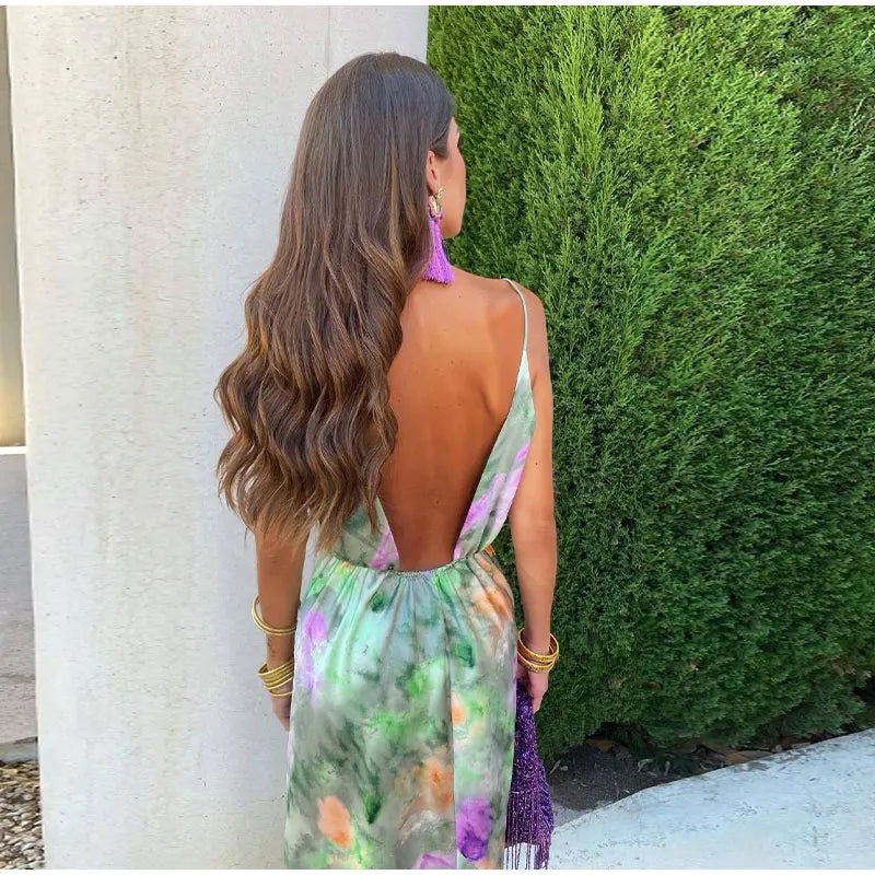 Clara – Off-shoulder blomstret kjole med rygløst design og tynde stropper Lundbutik