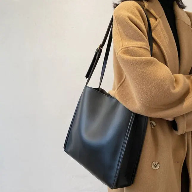 Hallie - Rummelig vegansk skuldertaske med justerbare stropper-Apparel & Accessoiries-Lundbutik-Lund Butik