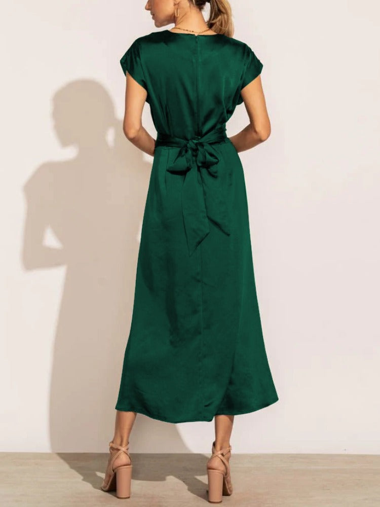 Emilia - Casual draperet midikjole med rund hals Lundbutik