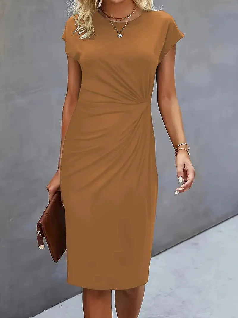Sofia - Stilfuld slank kjole med rund hals for elegant look