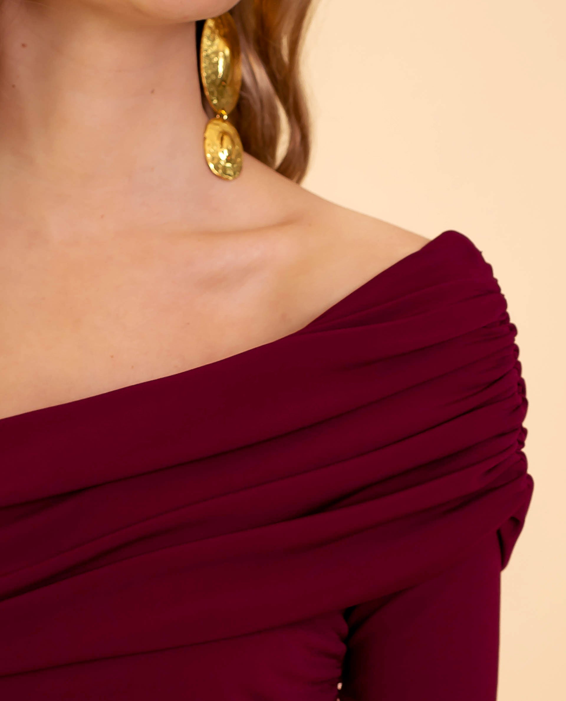 Laura – Elegant jumpsuit med én skulder lange ærmer og vide ben Lundbutik