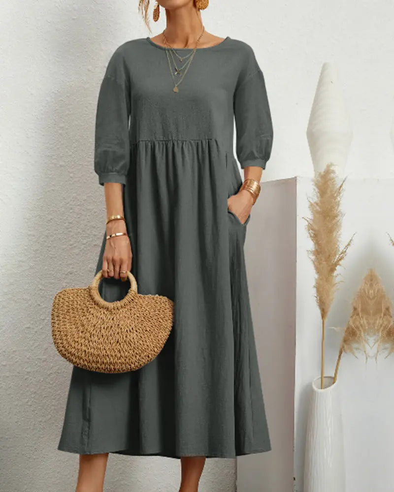 Doris - Løs midikjole med rund hals og halve ærmer-Dresses-Lundbutik-Mørkegrøn-S-Lund Butik