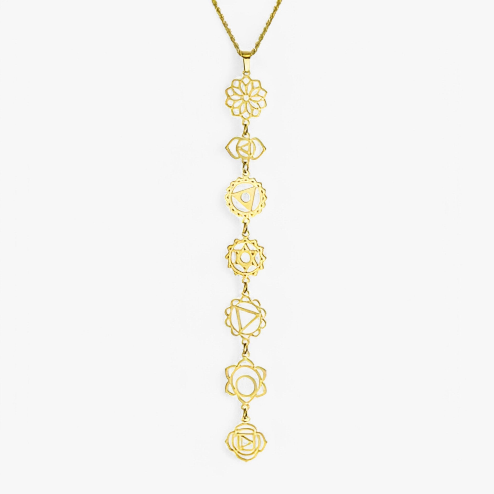 Niobi – Elegant lagdelt vedhængshalskæde med 7 chakra-stil Lundbutik
