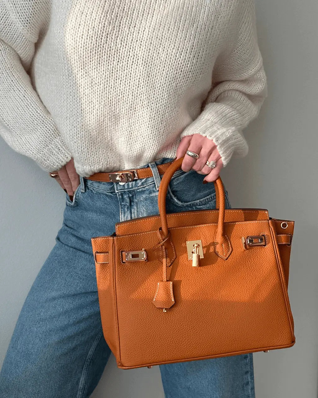 Isadora - Stilfuld håndtaske med justerbar rem og rummelig opbevaring-Handbags-Lundbutik-Lund Butik