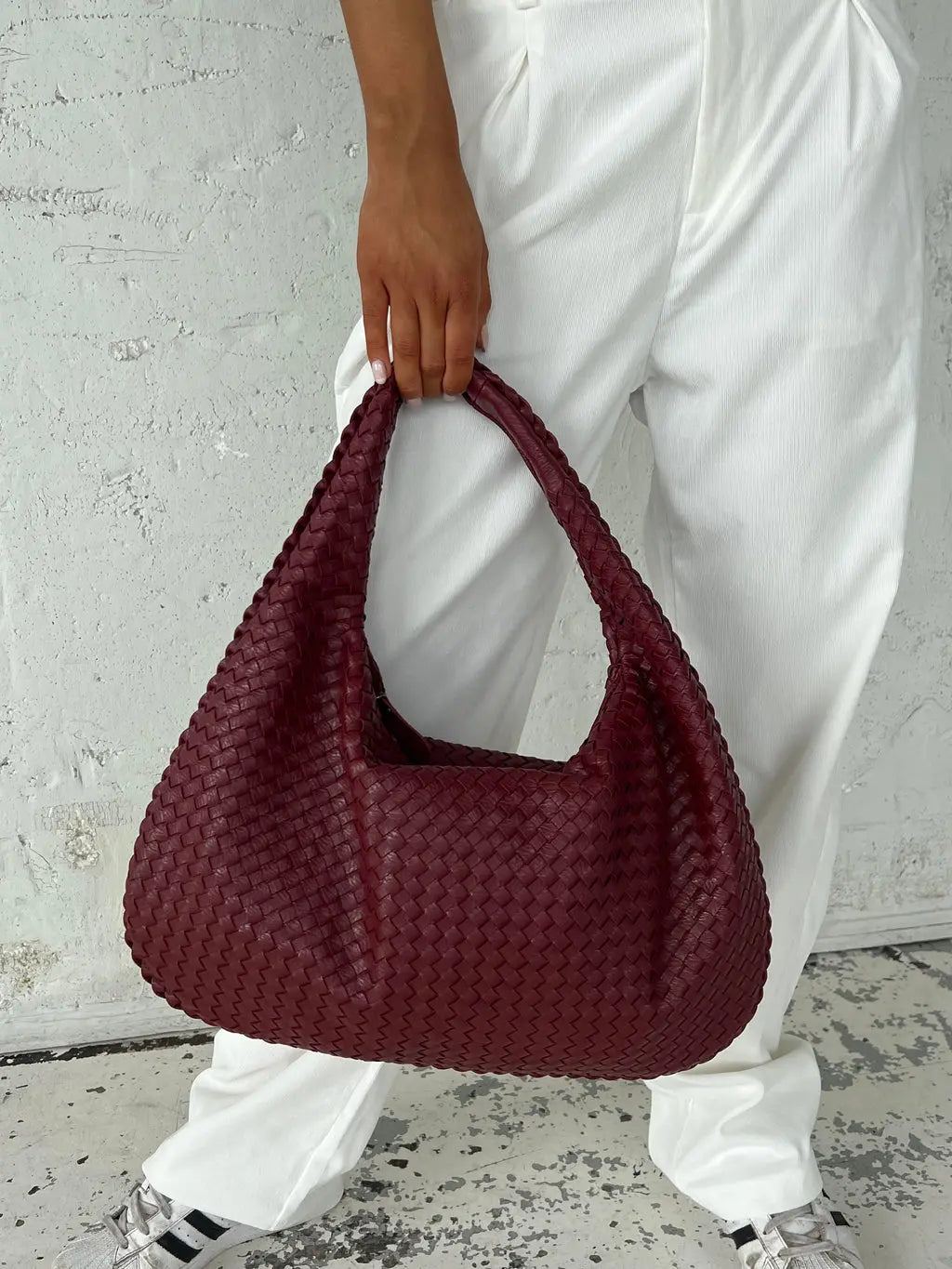Mia - Stilfuld vævet hobo skuldertaske med behagelig rem-Handbags-Lundbutik-Lund Butik