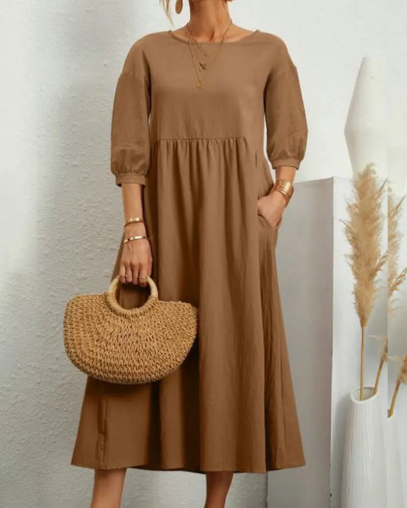 Doris - Løs midikjole med rund hals og halve ærmer-Dresses-Lundbutik-Brun-S-Lund Butik