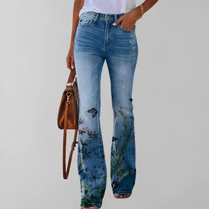 Cecilie - Afslappede bukser med klokkebund med blomstermønster og lommer-Pants-Lundbutik-Sort sommerfugl-S-Lund Butik