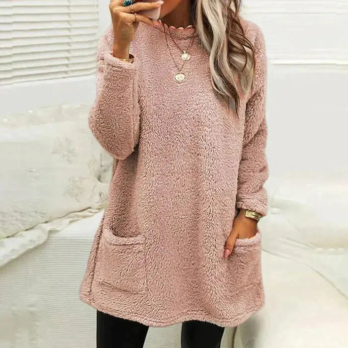 Emma - Casual lang fleecetrøje med rund hals og lommer-Sweaters-Lundbutik-Lyserød-S-Lund Butik