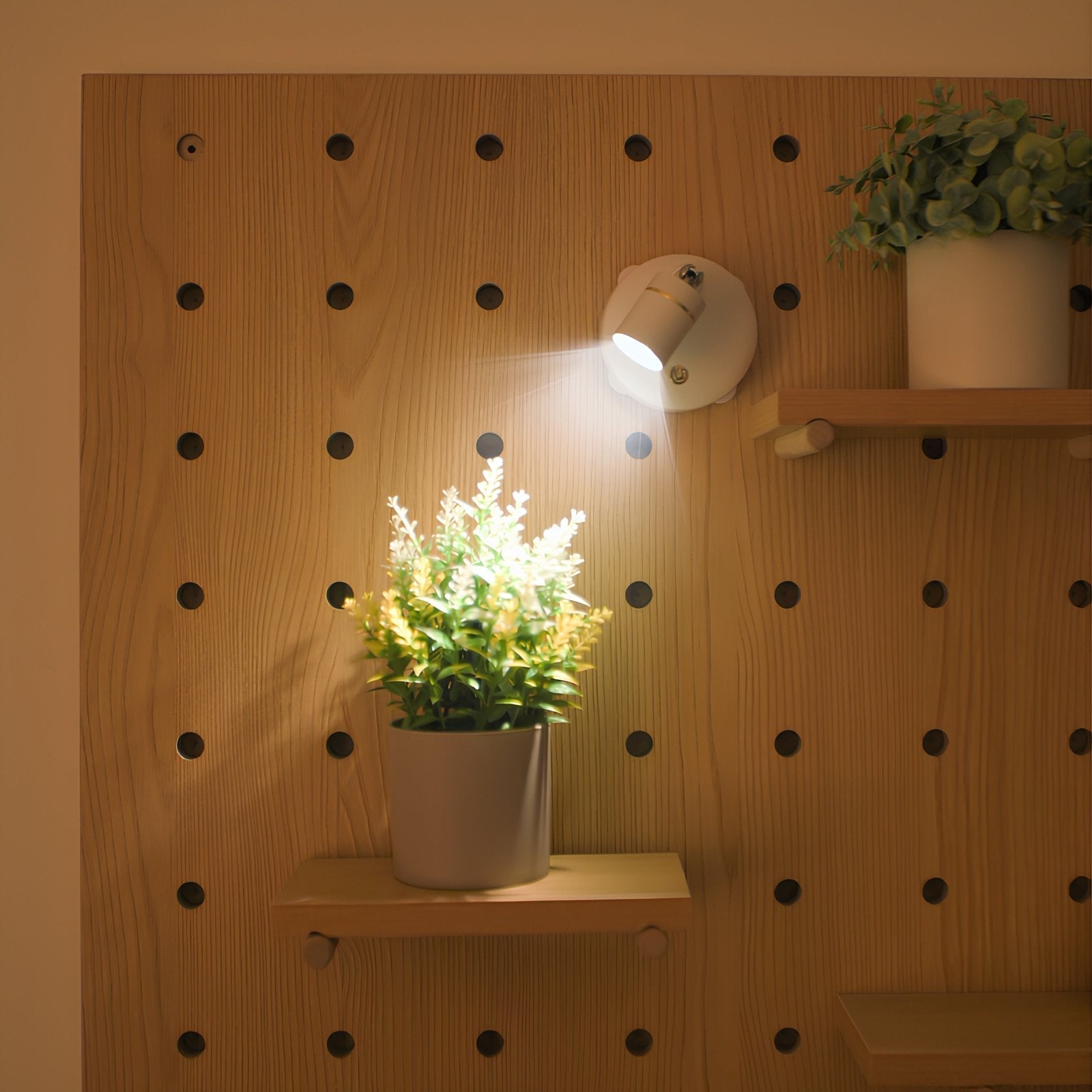 EmilGlow - Trådløse LED-spotlights med justerbar vinkel og nem montering Lundbutik