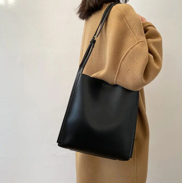 Hallie - Rummelig vegansk skuldertaske med justerbare stropper-Apparel & Accessoiries-Lundbutik-Lund Butik