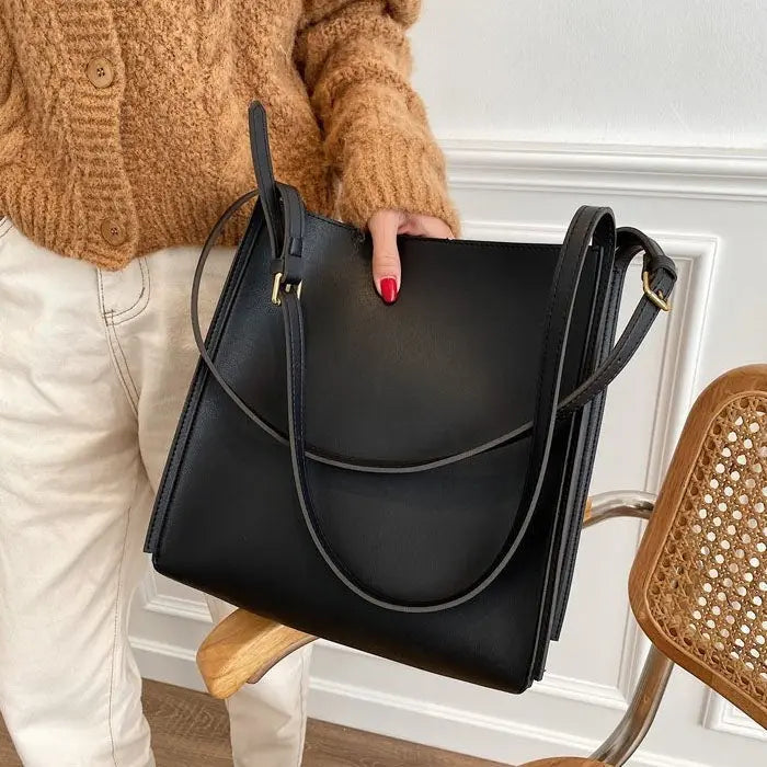 Hallie - Rummelig vegansk skuldertaske med justerbare stropper-Apparel & Accessoiries-Lundbutik-Lund Butik