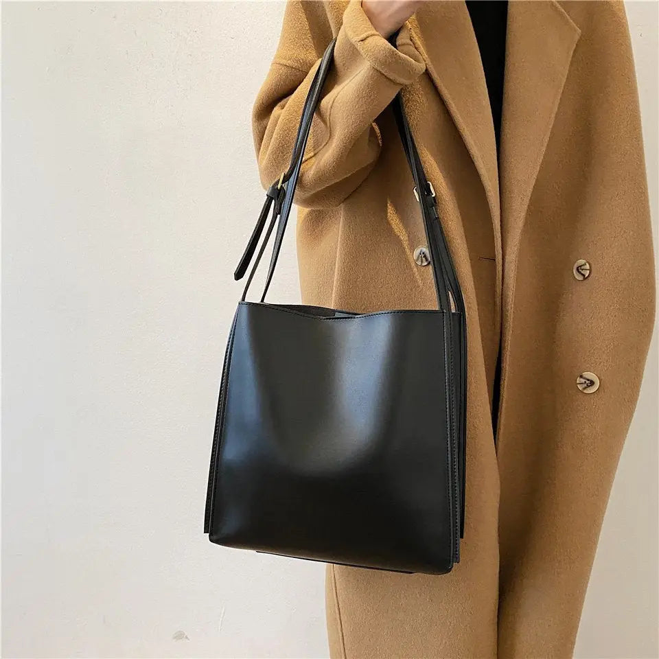 Hallie - Rummelig vegansk skuldertaske med justerbare stropper-Apparel & Accessoiries-Lundbutik-Lund Butik