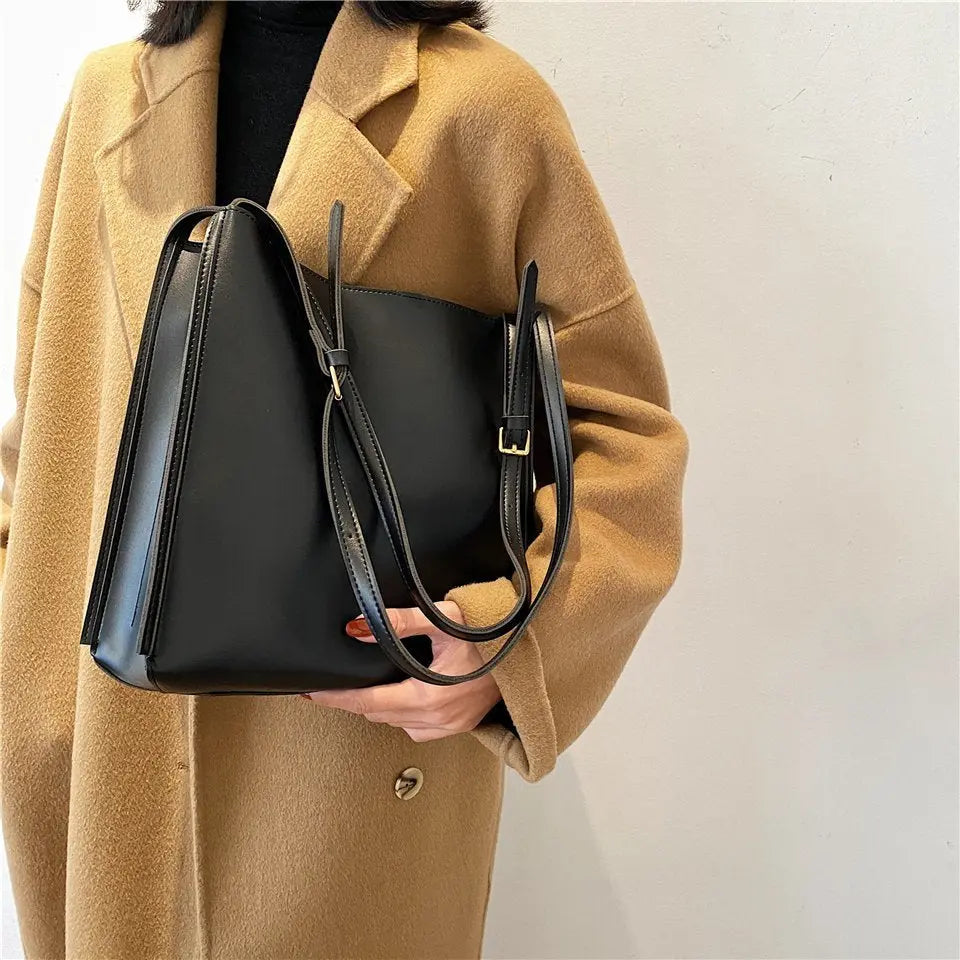 Hallie - Rummelig vegansk skuldertaske med justerbare stropper-Apparel & Accessoiries-Lundbutik-Lund Butik