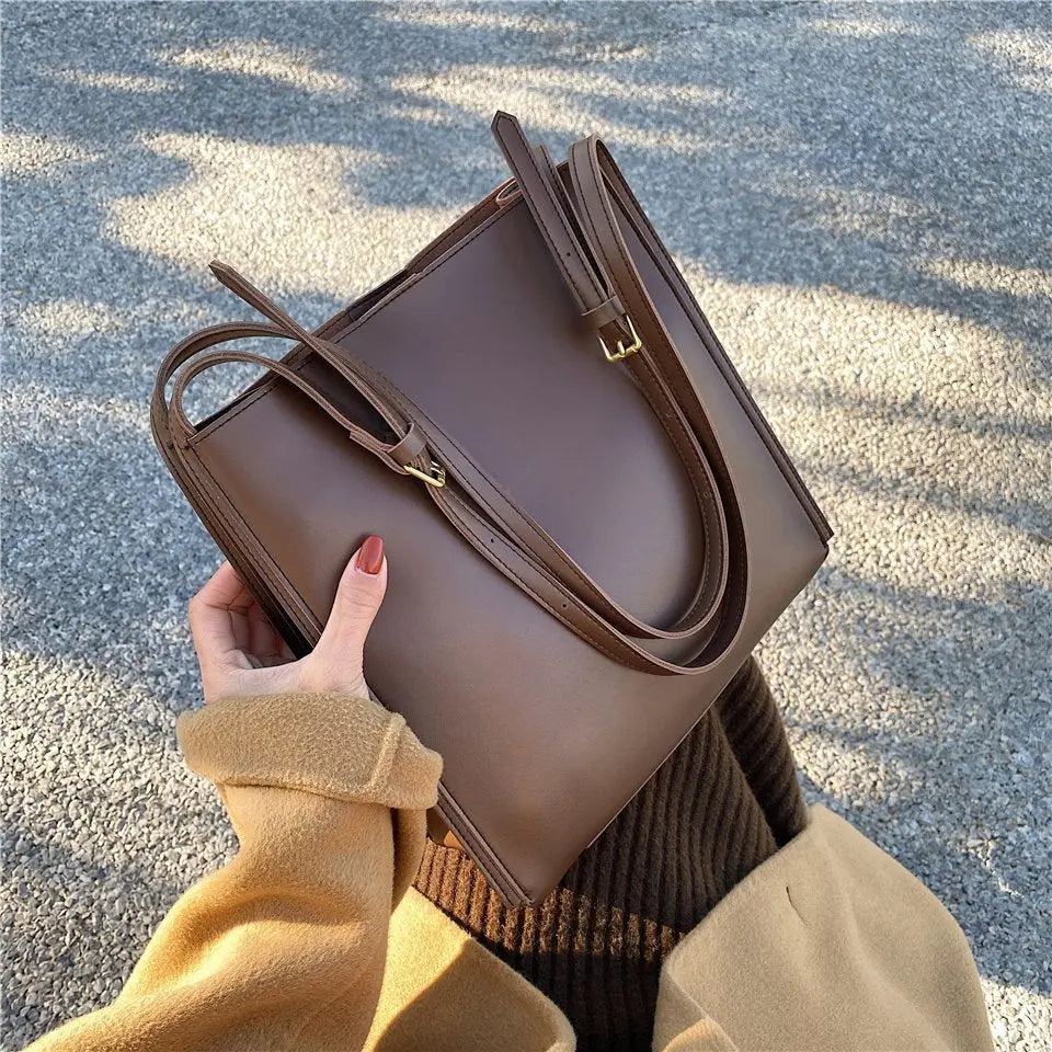 Hallie - Rummelig vegansk skuldertaske med justerbare stropper-Apparel & Accessoiries-Lundbutik-Lund Butik