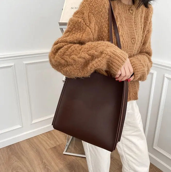 Hallie - Rummelig vegansk skuldertaske med justerbare stropper-Apparel & Accessoiries-Lundbutik-Lund Butik