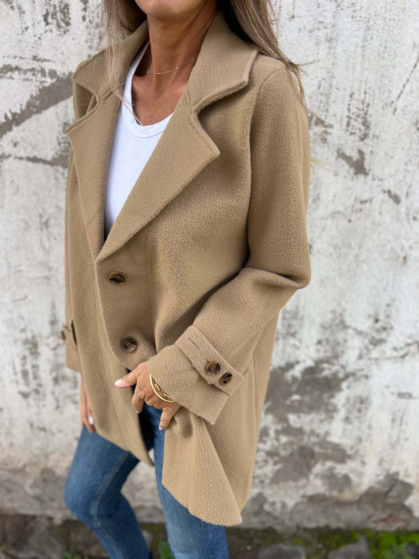 Talia - Afslappet frakke med reverskrave langt ærme og knapper Lundbutik