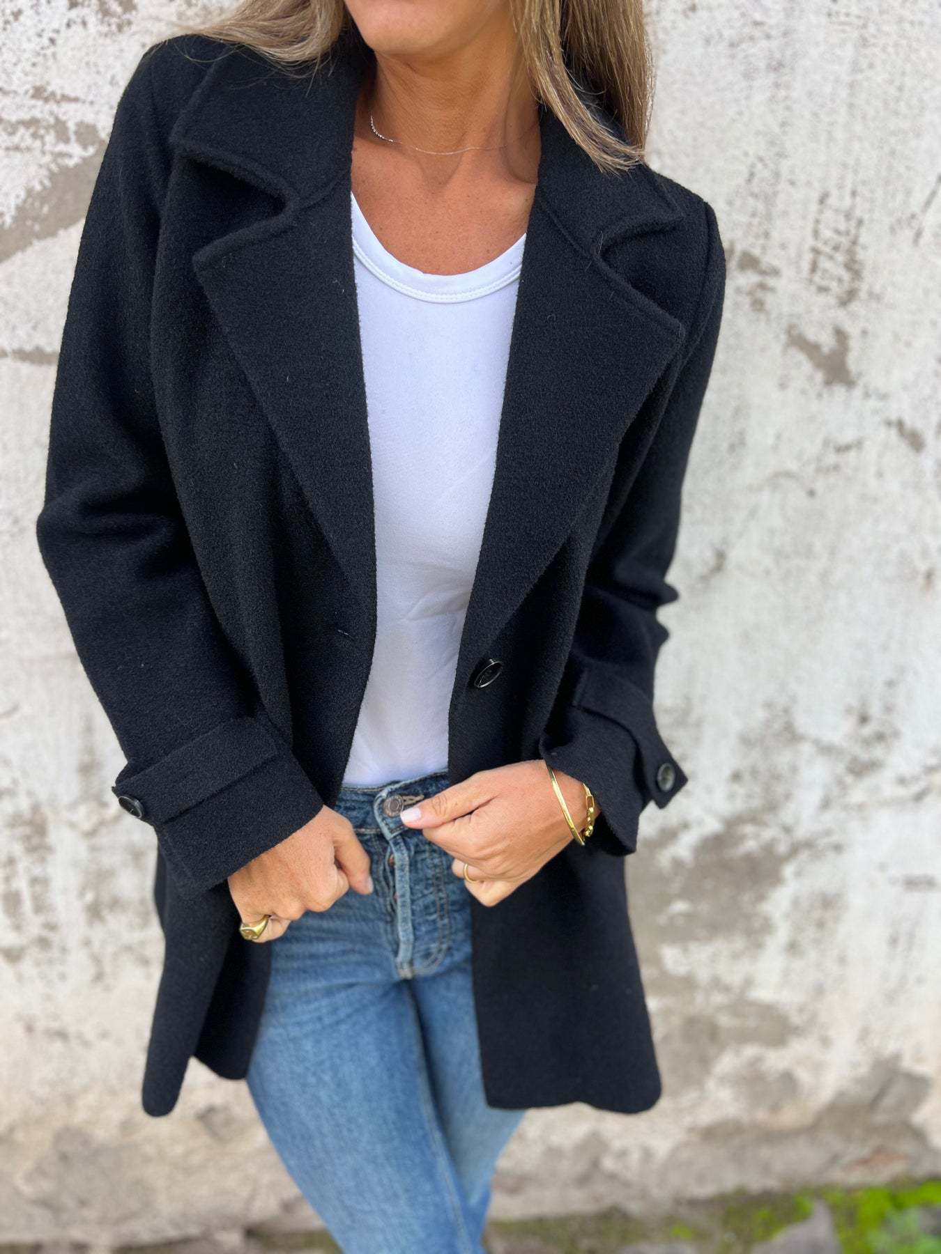 Talia - Afslappet frakke med reverskrave langt ærme og knapper Lundbutik