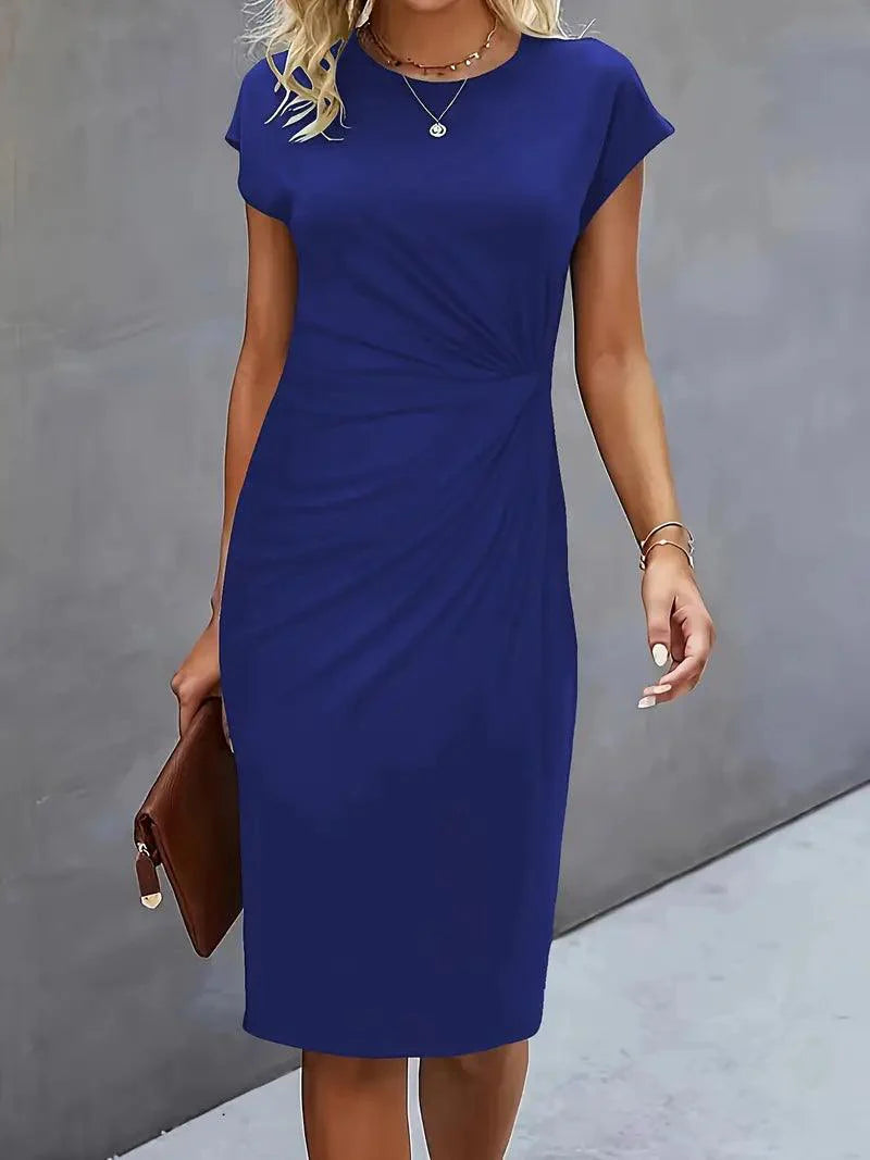 Sofia - Stilfuld slank kjole med rund hals for elegant look