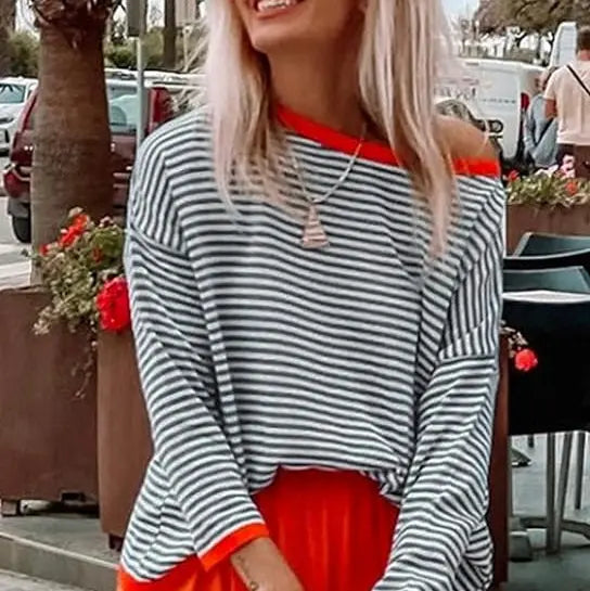 Ebba - Komfortabel langærmet trøje med stribemønster og rund hals-Sweaters-Lundbutik-Lund Butik