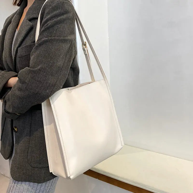 Hallie - Rummelig vegansk skuldertaske med justerbare stropper-Apparel & Accessoiries-Lundbutik-Lund Butik
